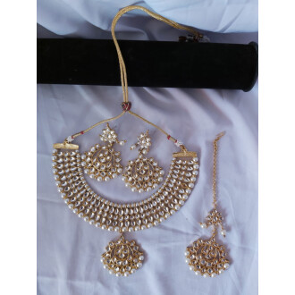 Neckless set